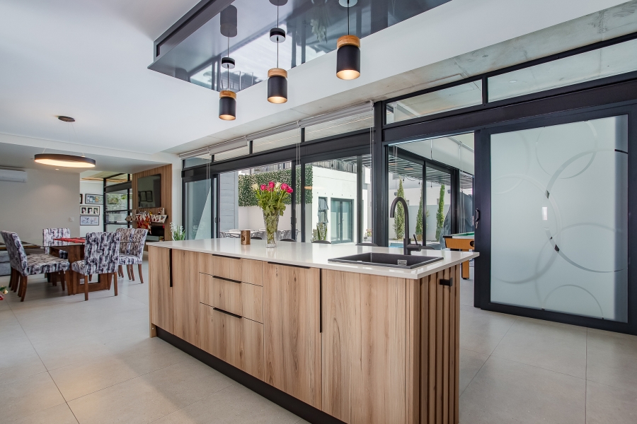 6 Bedroom Property for Sale in Pearl Valley at Val de Vie Western Cape